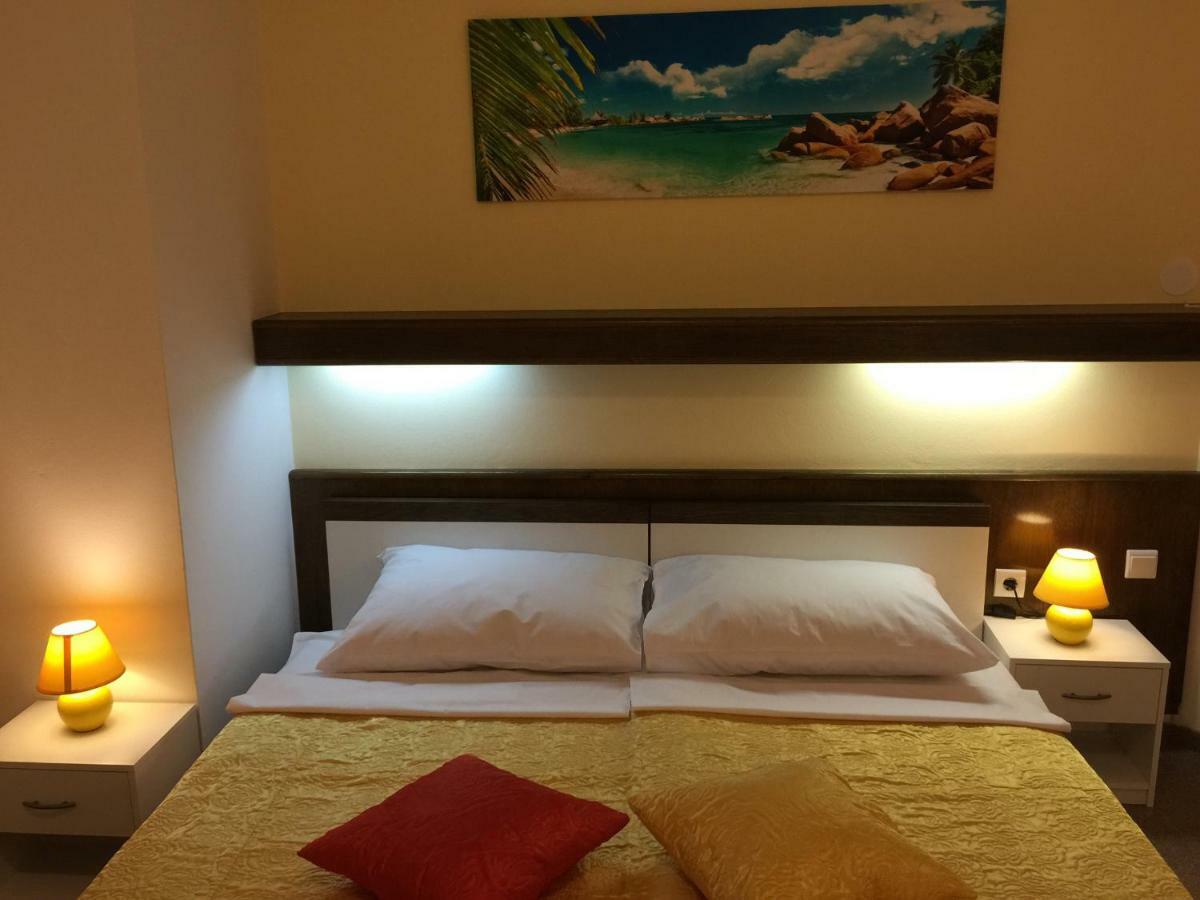 Hotel Ruza Novi Vinodolski Kültér fotó